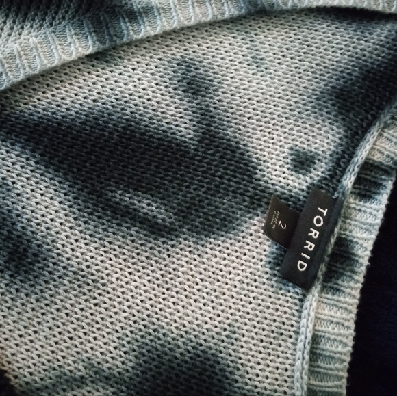 Sweater - Picture 2 of 2